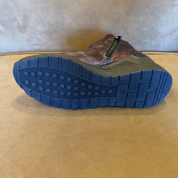 Eric Michael - Nancy Bourdeux - Multiple Sizes (NEW W/ BOX) - Picture 3 of 3